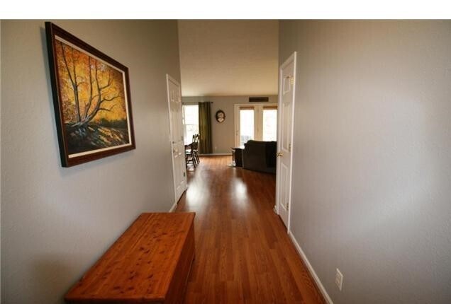 Building Photo - 4 bedroom, 3 bath Ranch Style Home