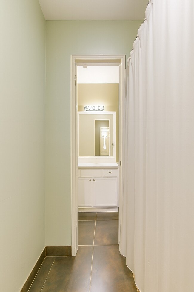 Building Photo - 12973 Trail Hollow Dr