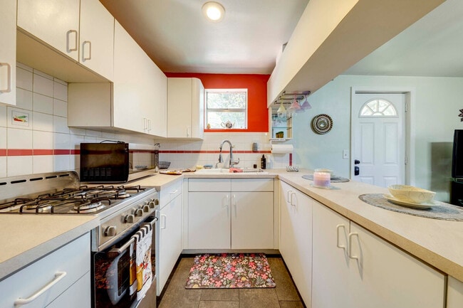 Building Photo - 1760 NE 144th St