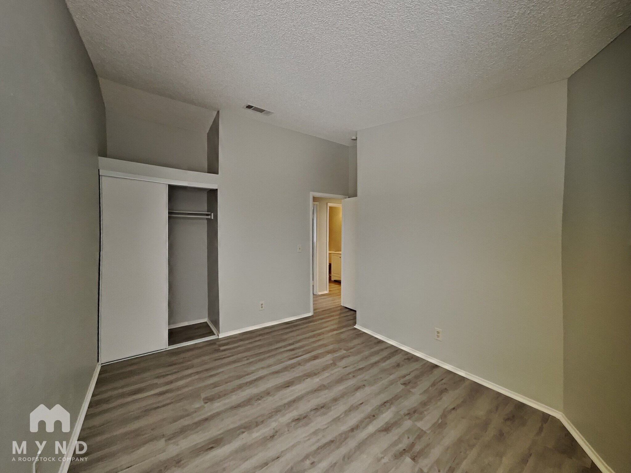 Building Photo - 1221 S Christy Ln