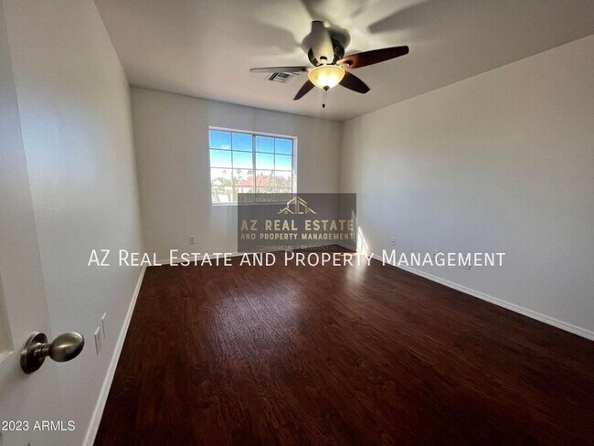 Building Photo - 7524 W Tonto Dr