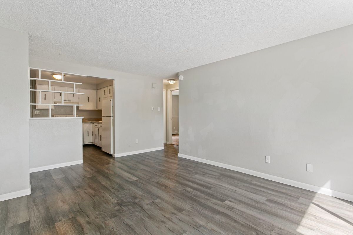 Building Photo - 330 Vehr Dr