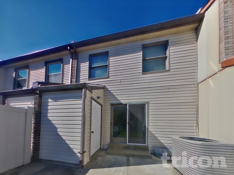 Building Photo - 5127 N Hunters Ct