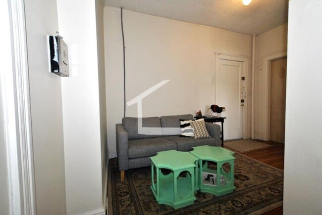 Building Photo - Nice 1 bed 1 bath available Now