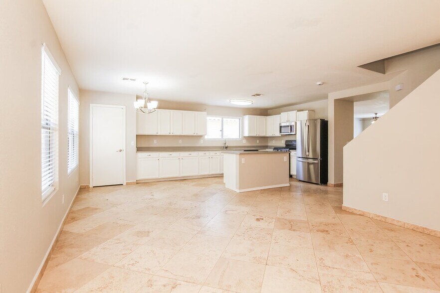 Building Photo - 4630 N 91st Dr