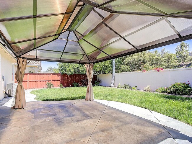 Building Photo - 924 Glendora Dr