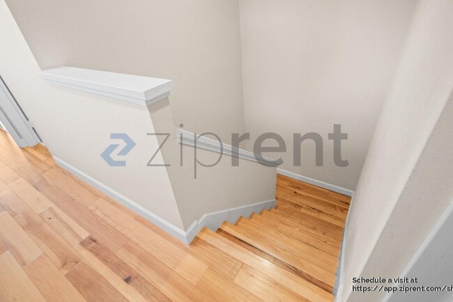 Building Photo - 2666 Kentworth Way