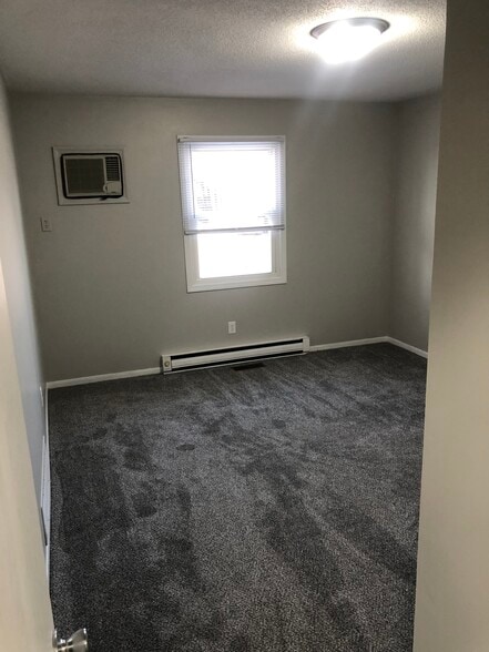 Bedroom 2 - 1015 Ebersole Blvd