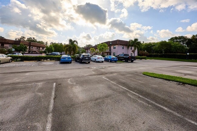 Building Photo - 940 NW 104th Ave