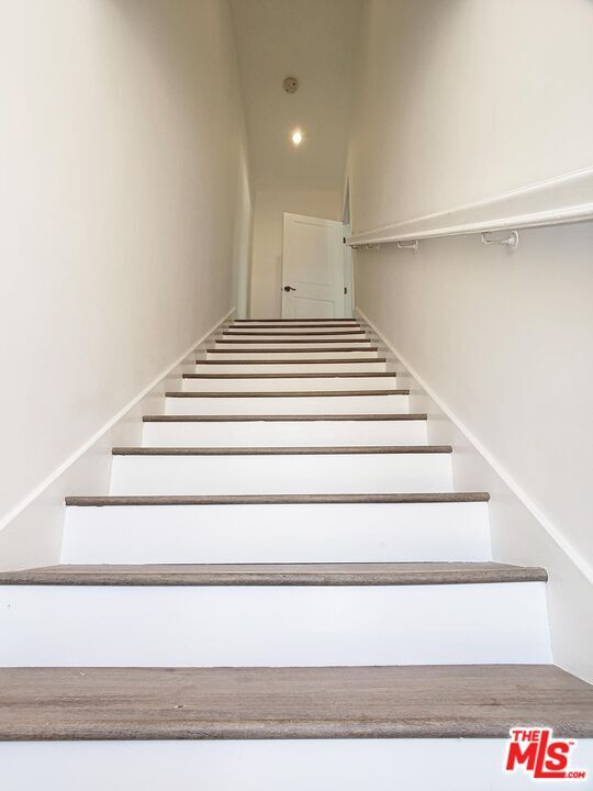 Building Photo - 2957 Francis Ave