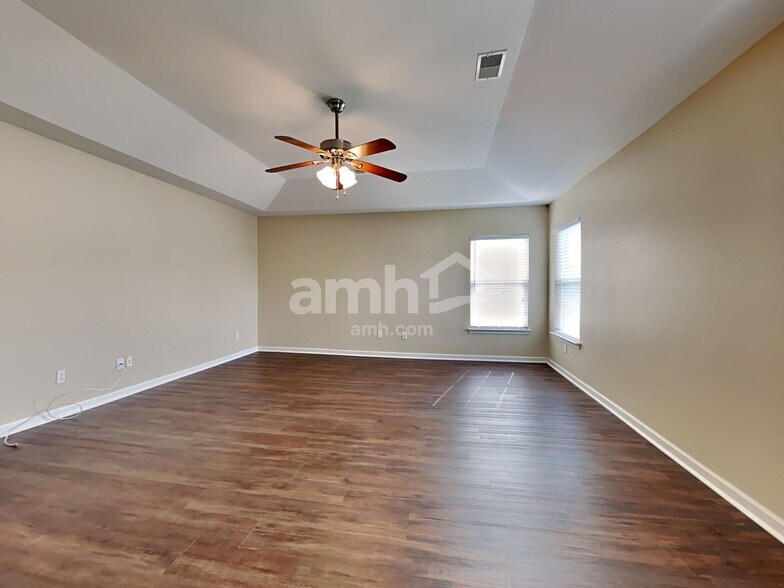 Building Photo - 1306 Song Sparrow Way