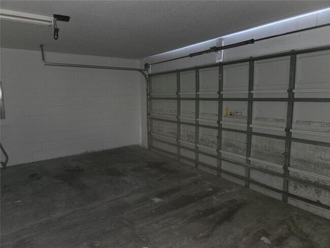 Building Photo - 8 Sawfish Ct