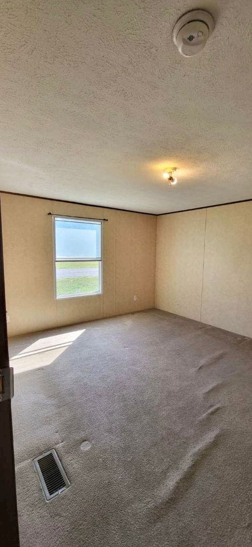 Building Photo - 2/1 single wide outside city limits