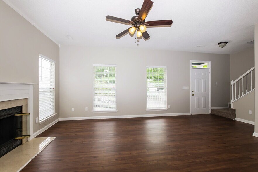 Building Photo - 10415 Battle Ct