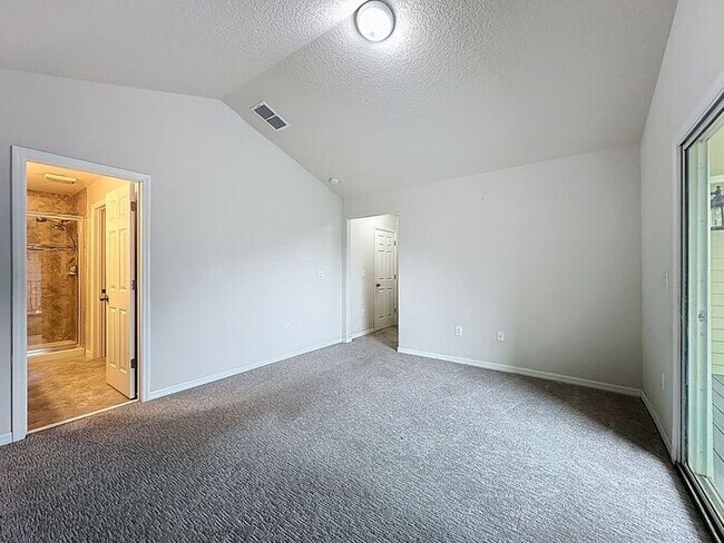 Building Photo - Spacious Townhome for Rent in Tapestry
