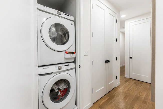 Building Photo - 1703 W Chicago Ave