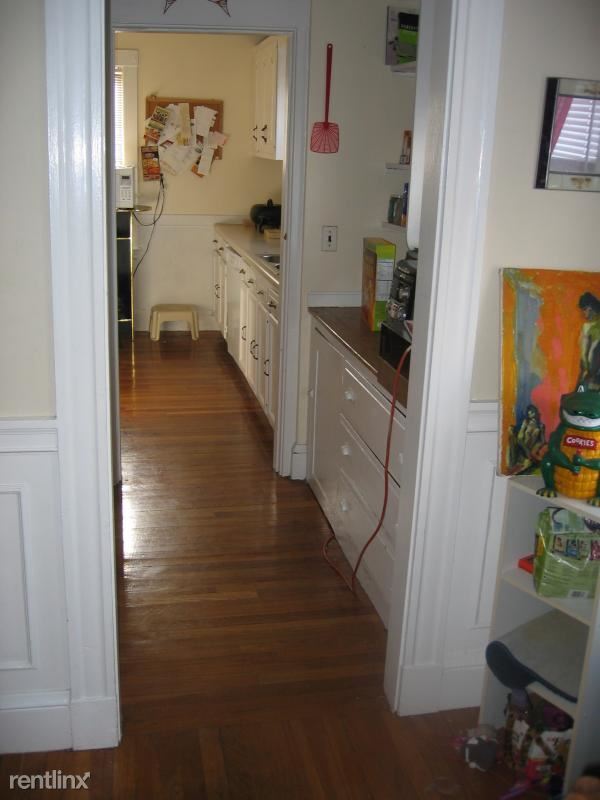 Building Photo - 3 br, 1 bath House - 94 Beechcroft St 3