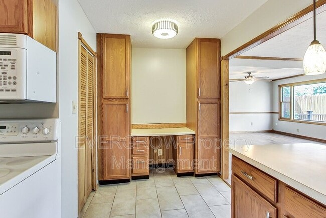 Building Photo - 205 Mooreland Dr