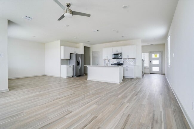 Building Photo - 428 Millbrook Blvd