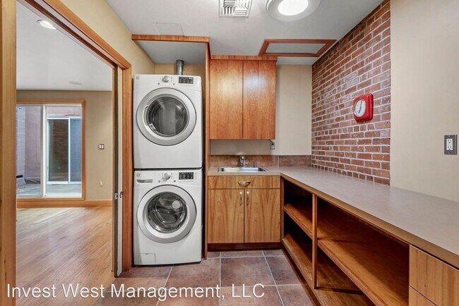 Building Photo - 1 br, 2 bath House - 1335 14 Avenue Ste 200