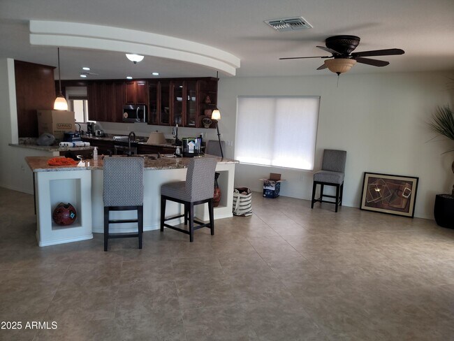 Building Photo - 17230 N Country Club Dr