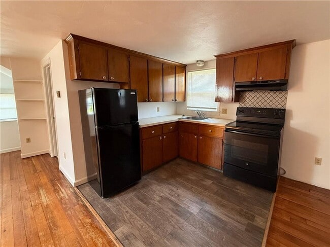 Building Photo - 60 Farewell St