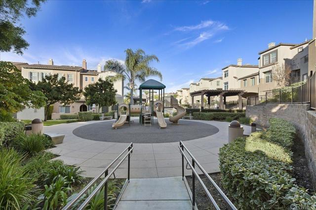 Building Photo - 676 Kellogg St