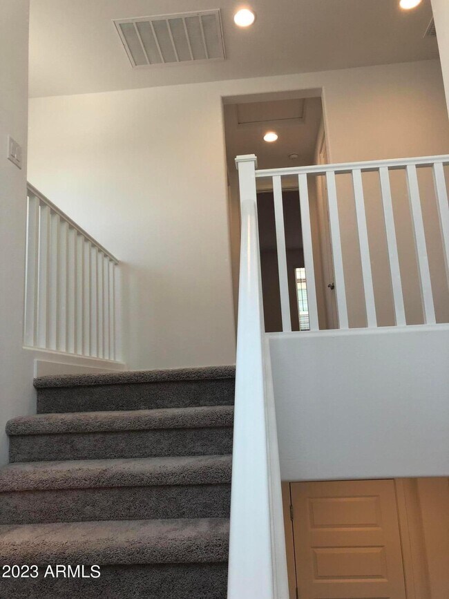 Building Photo - 2511 E Pelican Dr