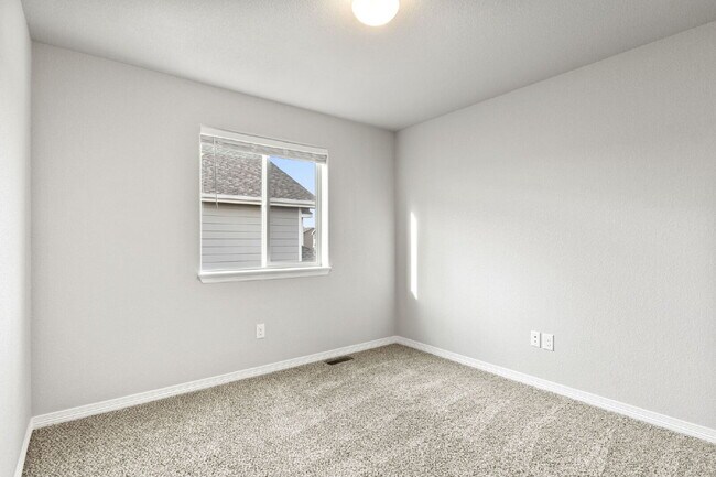 Building Photo - Gorgeous home with a finished basement, 3-...