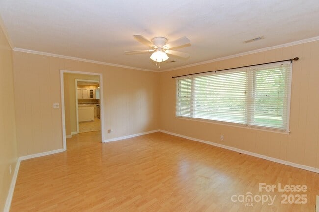 Building Photo - 416 W Pine St