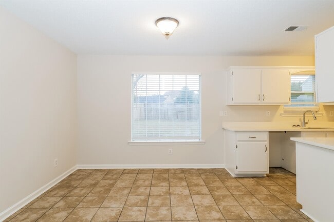 Building Photo - 4793 Northwood Hills Dr