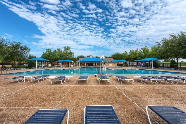 Building Photo - 8803 Falcon View Dr