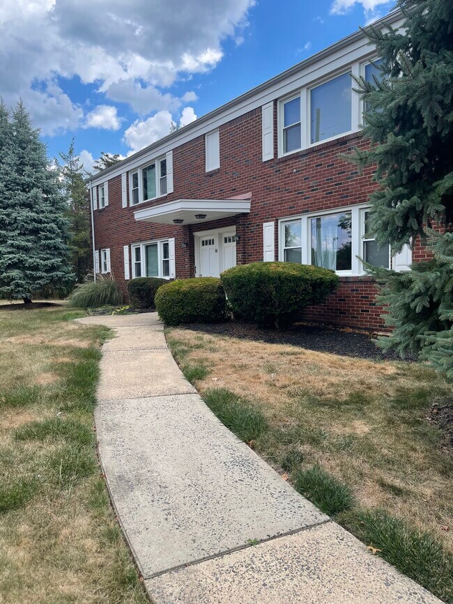 Building Photo - 60 Morgan Ln