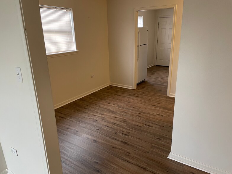 Dining area - 214C Gloria St
