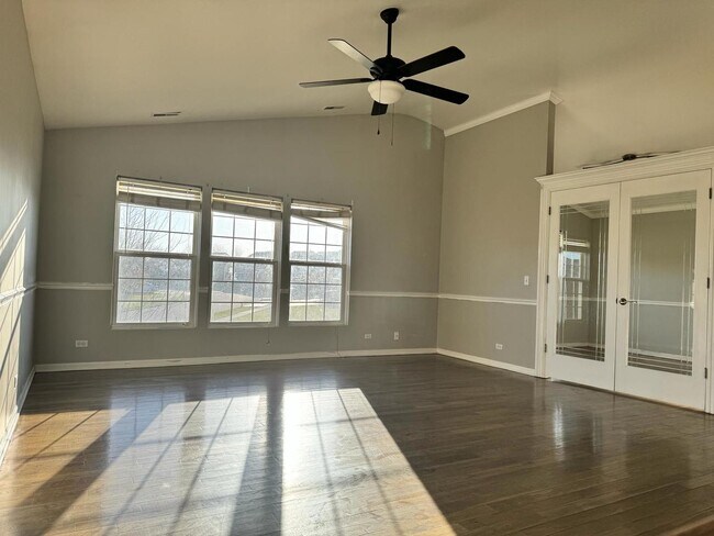 Building Photo - 3292 Bromley Ln