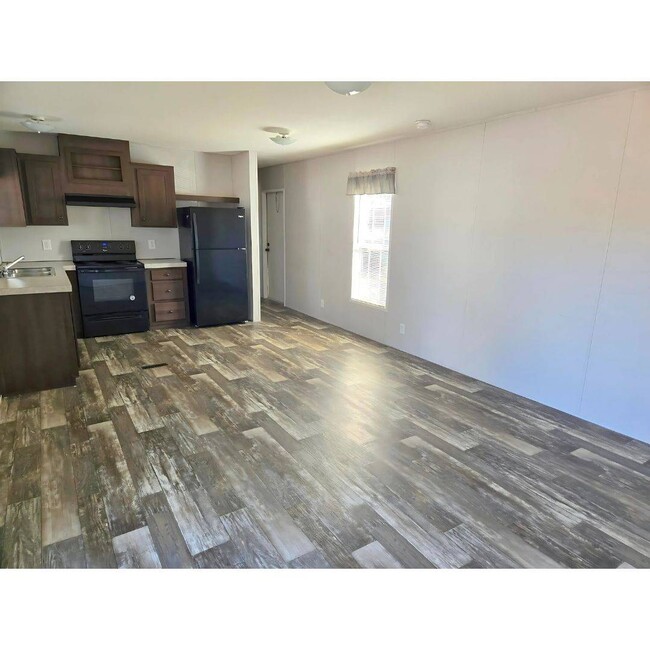 Building Photo - 1707 Tarte St