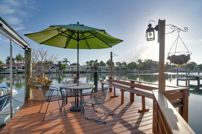 Building Photo - 301 N Tessier Dr