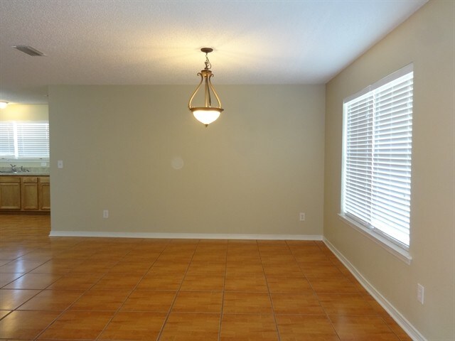 Building Photo - 9868 Oxford Station Drive
