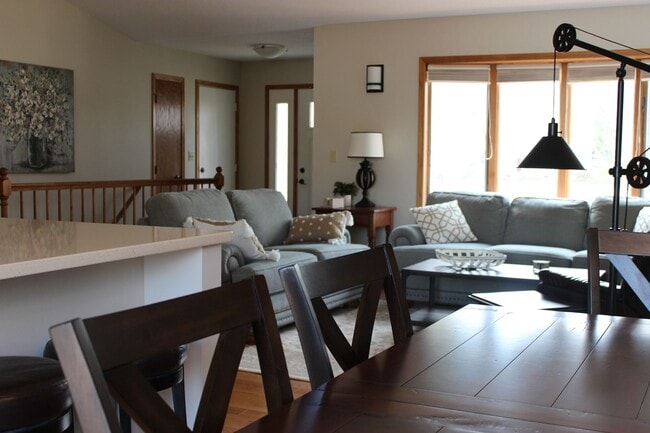Building Photo - Main Floor Living - Updated 2021 - 5 Min from Mayo