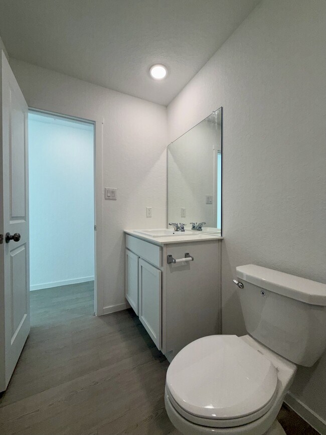 Building Photo - 14536 Azzurro Stone