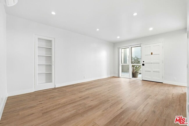 Building Photo - 612 Huntley Dr