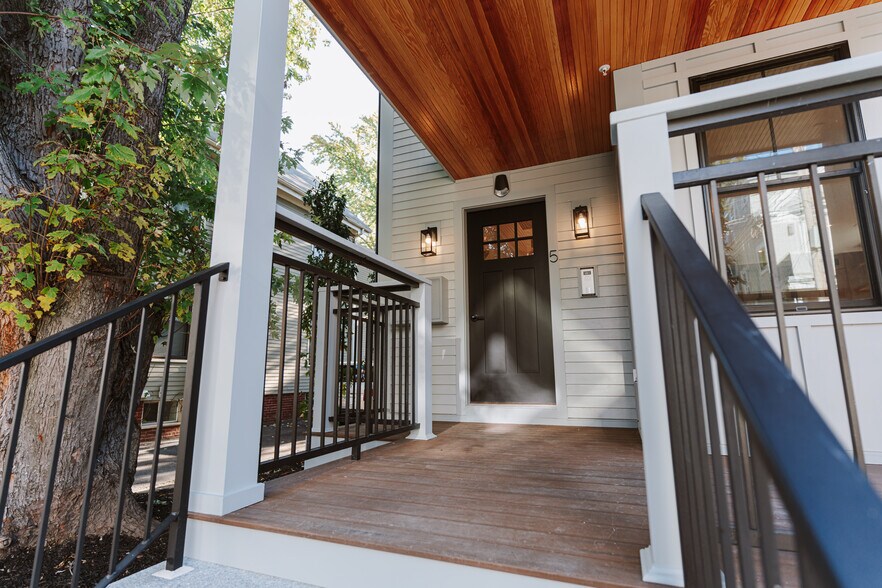 Building Photo - 5 Thurston St