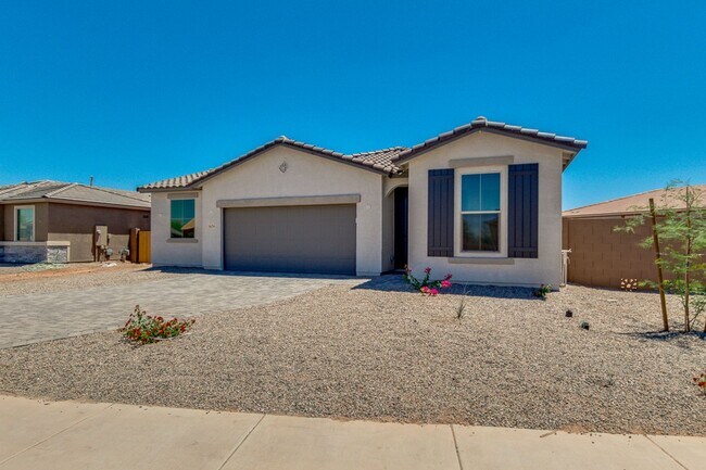 Building Photo - 5 bedroom/ 2 bath home in Casa Grande