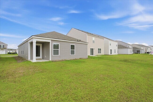 Building Photo - 23 Cedar Creek Ln