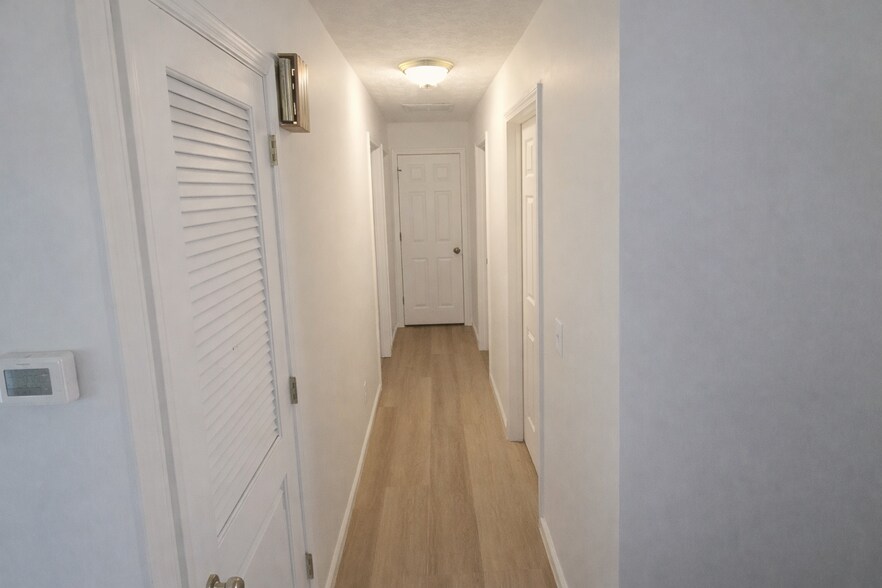 Building Photo - 5666 La Fleur Trl