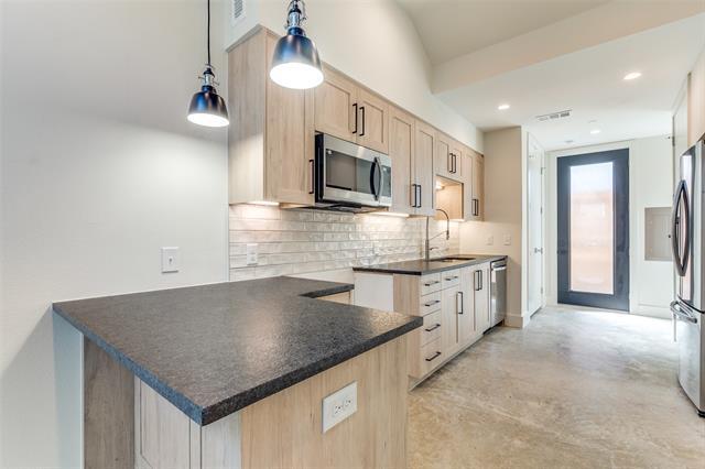 Building Photo - 4715 Live Oak St