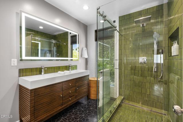 Building Photo - 3551 Dixie Canyon Pl