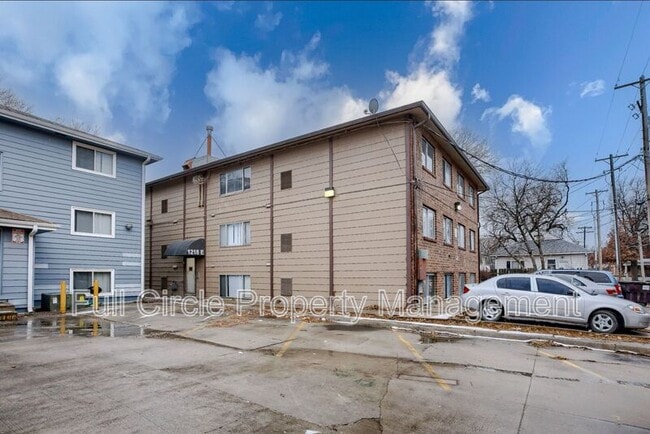 Building Photo - 1218 E St