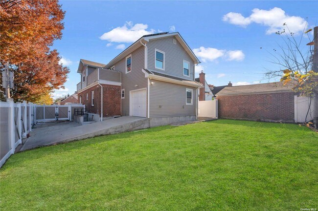 Building Photo - 119-2 226th St