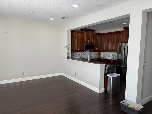 Building Photo - 2963 Upper Park Rd